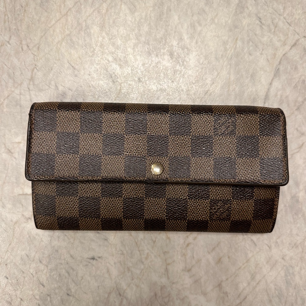 Auth. Louis Vuitton Damier Sarah long Wallet